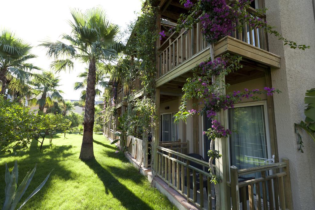 Paloma Oceana Hotel Side Exterior photo