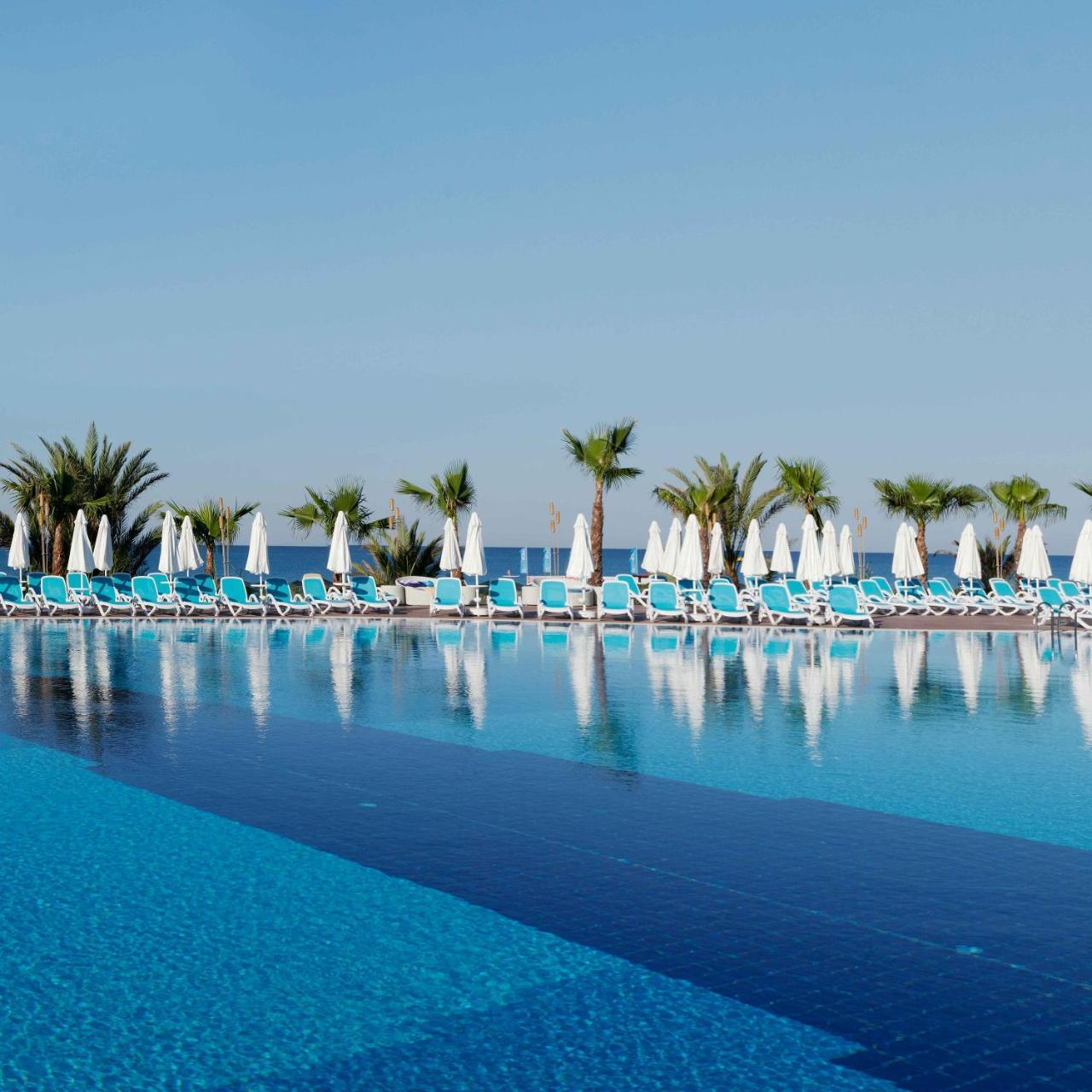 Paloma Oceana Hotel Side Exterior photo